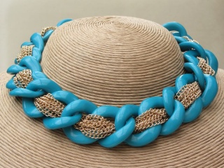 Blue Loop Ring Gold Chain Collar Necklace with Matching Earrings